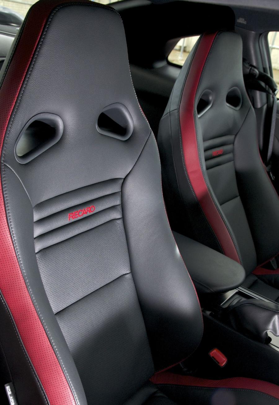  Nissan GT-R 2013 года  (EU) (фото 13 из 69)
